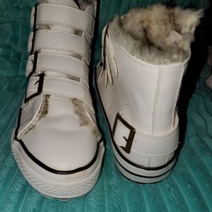 🌟 Bundle 2 for $12 COPY - White faux fur lined hightop Daanya*Just Fab